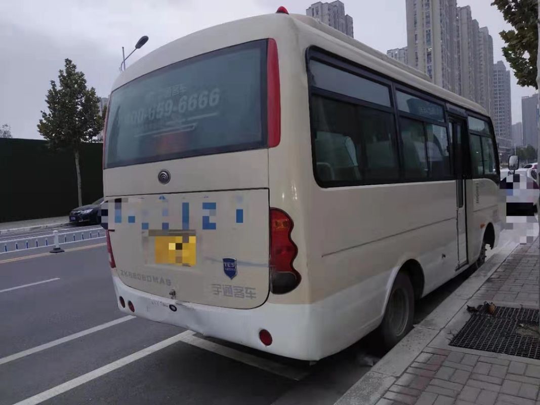 2011 años utilizaron el modelo ZK6608 de la impulsión de la mano izquierda de los asientos del modelo ZK6608 19 del autobús de Yutong ningún árbol del accidente 2