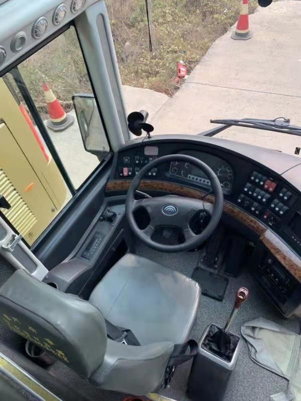 Los asientos Yutong usado lujo de 2014 años 53 transportan ZK6122 el bus turístico de la mano del modelo segundo