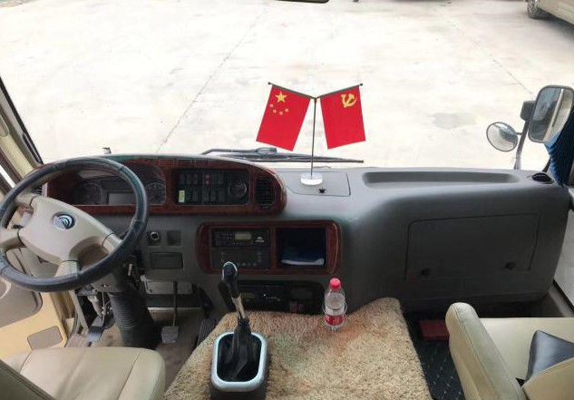 El autobús 23 de la mano de ZK6708DH 2do asienta 2015 poder del año 95kw con anchura del autobús de 2065m m