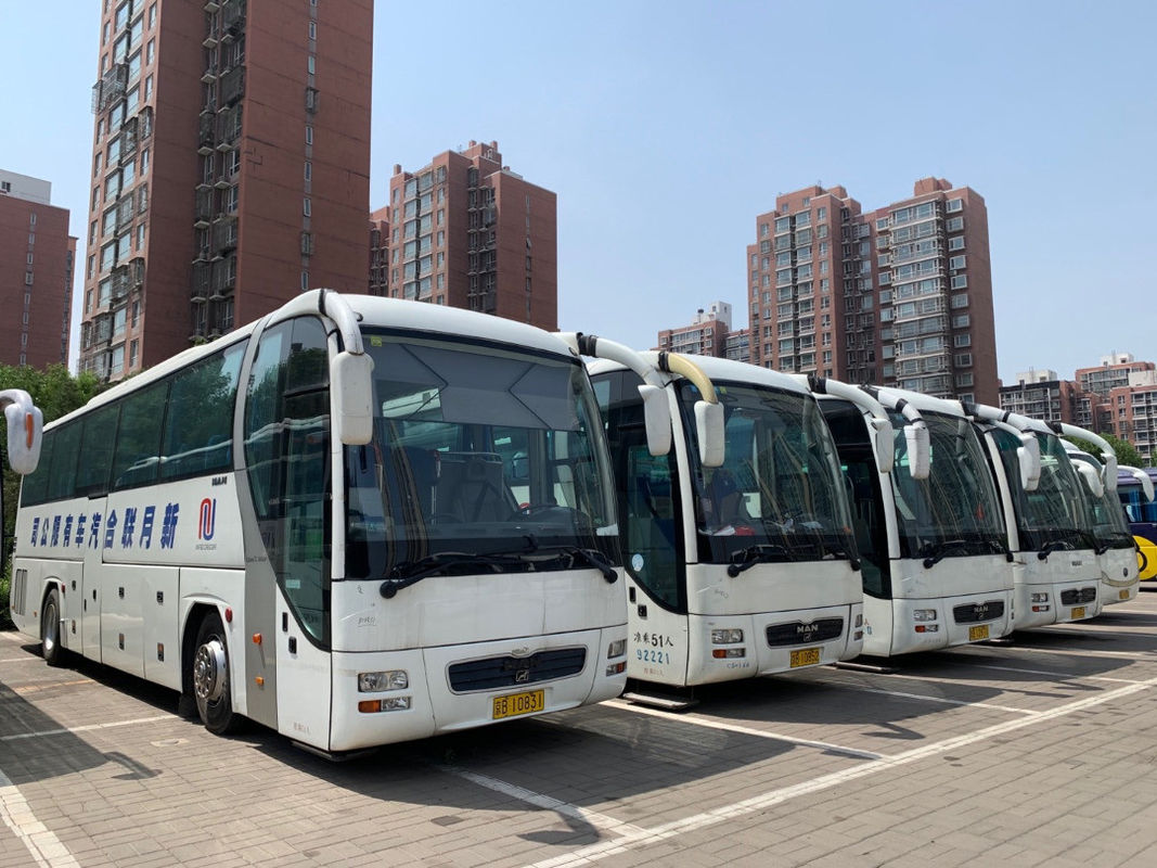 2012 autobús ZK6110 de la mano de la primavera de los asientos LHD de Yutong 51 del año 2do con el color blanco
