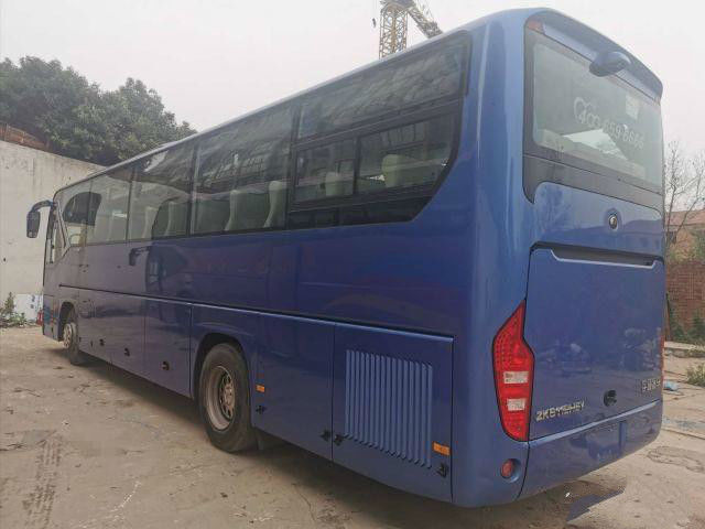 Las puertas dobles diesel 51 asientos KINGLONG usado 2017 años transportan la CA usada de Bus With del coche