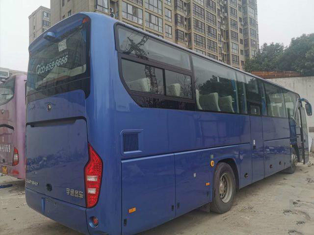 Las puertas dobles diesel 51 asientos KINGLONG usado 2017 años transportan la CA usada de Bus With del coche