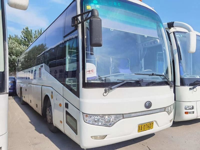 2010 interior de lujo usado diesel del autobús del viaje de los asientos de Yutong ZK6122 51 del año RHD