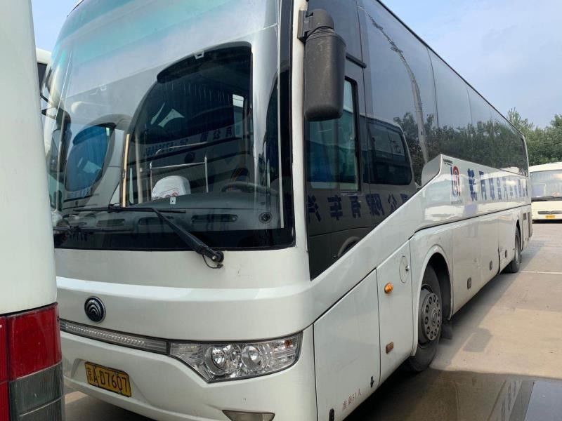 2010 interior de lujo usado diesel del autobús del viaje de los asientos de Yutong ZK6122 51 del año RHD