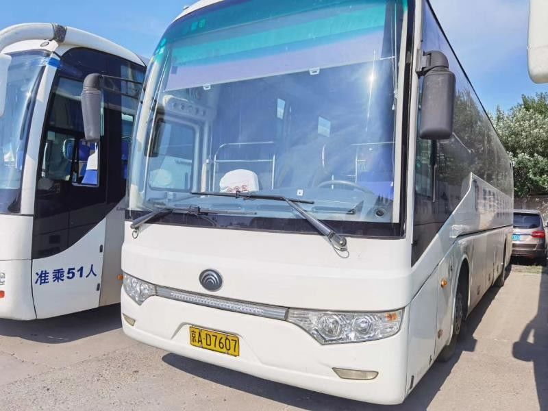 2010 interior de lujo usado diesel del autobús del viaje de los asientos de Yutong ZK6122 51 del año RHD