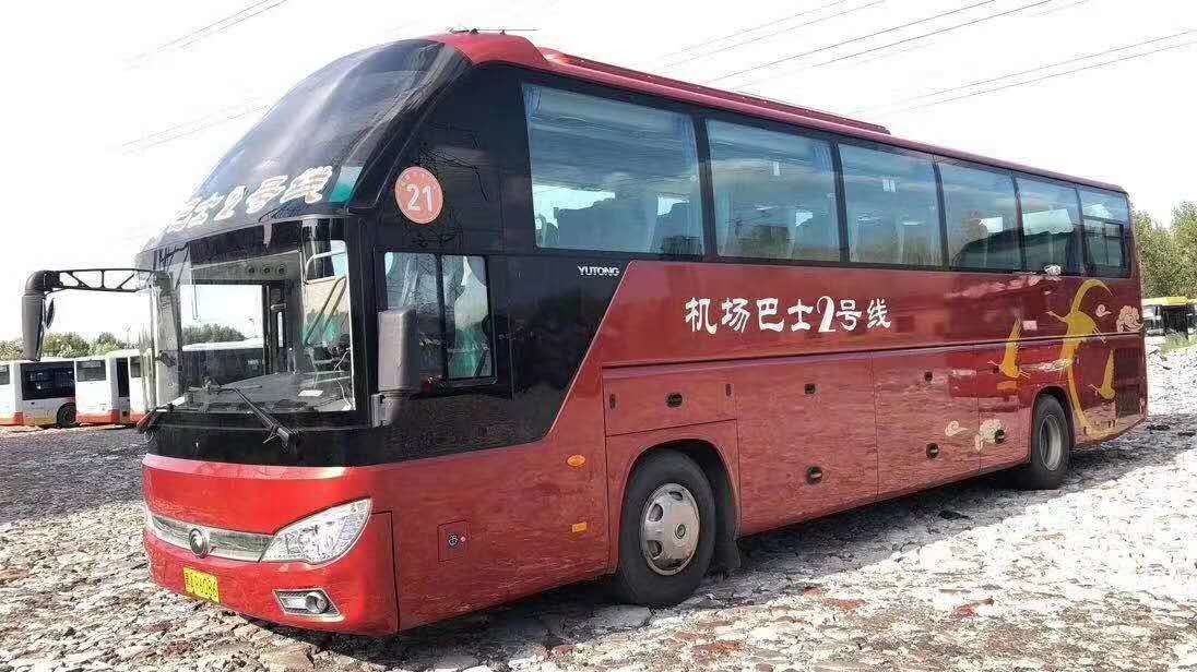 el gasoil 247kw 50 asientos Yutong usado 2015 años transporta el chasis de acero del euro III bajo del kilómetro del motor de Yuchai con la CA