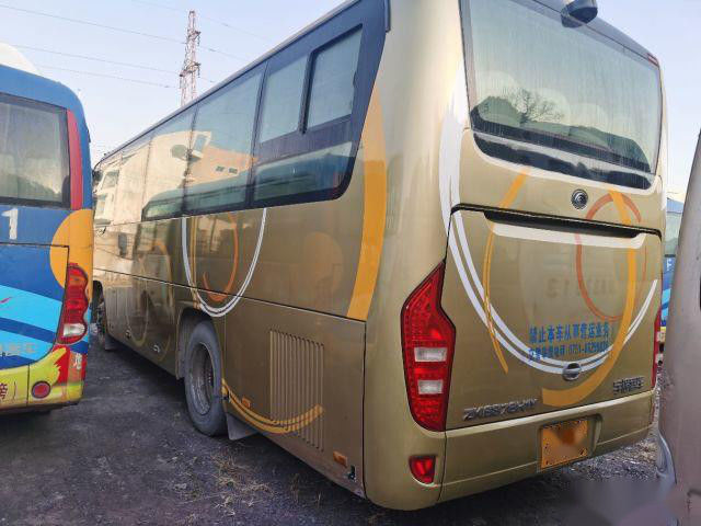 los asientos Yutong ZK6878 de la longitud 37 de los 8.7m utilizaron puerta LHD del autobús del pasajero la sola