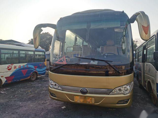 los asientos Yutong ZK6878 de la longitud 37 de los 8.7m utilizaron puerta LHD del autobús del pasajero la sola