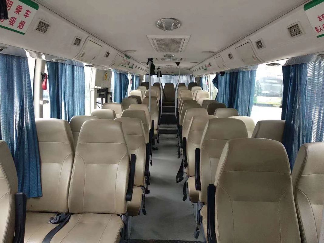 Los asientos de ZK6116HF 228kw 51 utilizaron los autobuses de Yutong que el pasajero transporta el desnudo bajo del kilómetro de los asientos de lujo que embala LHD