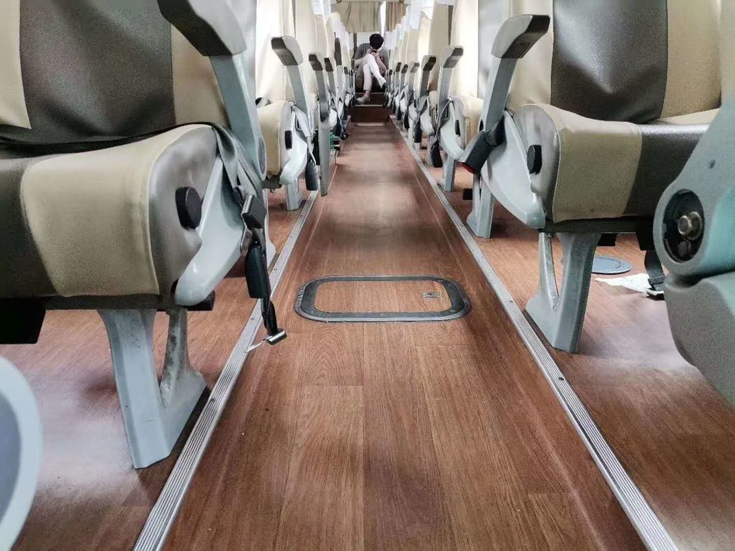Los asientos de ZK6116HF 228kw 51 utilizaron los autobuses de Yutong que el pasajero transporta el desnudo bajo del kilómetro de los asientos de lujo que embala LHD