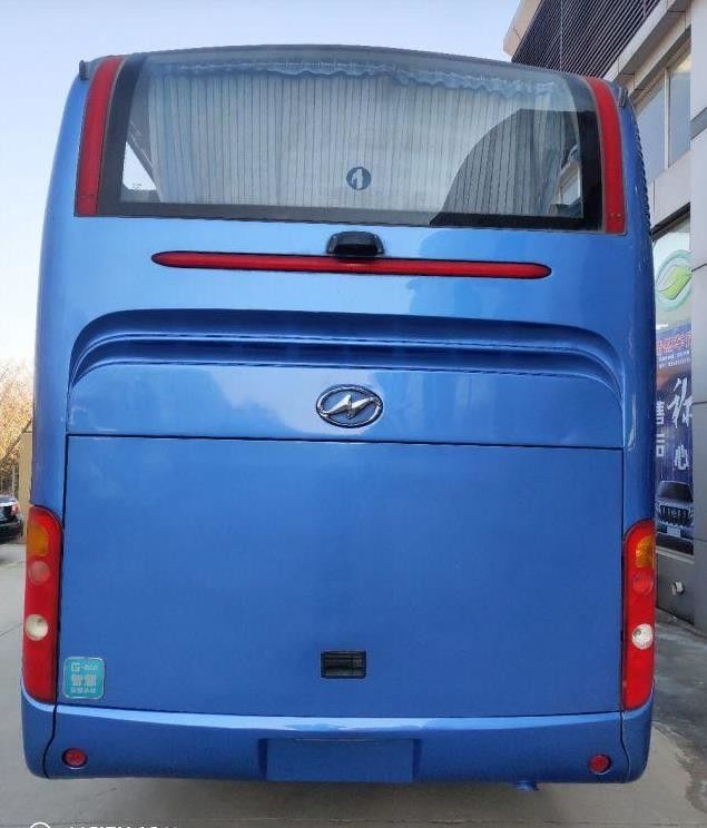 Un KLQ6129 más alto 53 asienta el acero usado motor posterior Chiassis de Bus Double Doors del coche