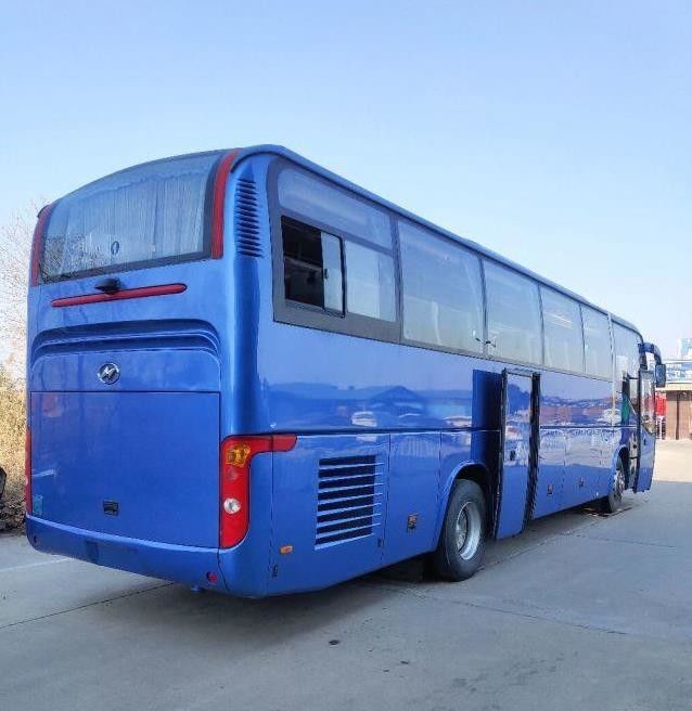 Un KLQ6129 más alto 53 asienta el acero usado motor posterior Chiassis de Bus Double Doors del coche