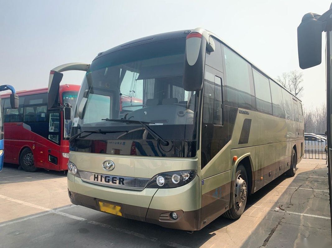 Coche usado un chasis de acero más alto Bus del autobús del pasajero del modelo KLQ6115 de la marca del motor de la parte posterior de LHD 53 asientos
