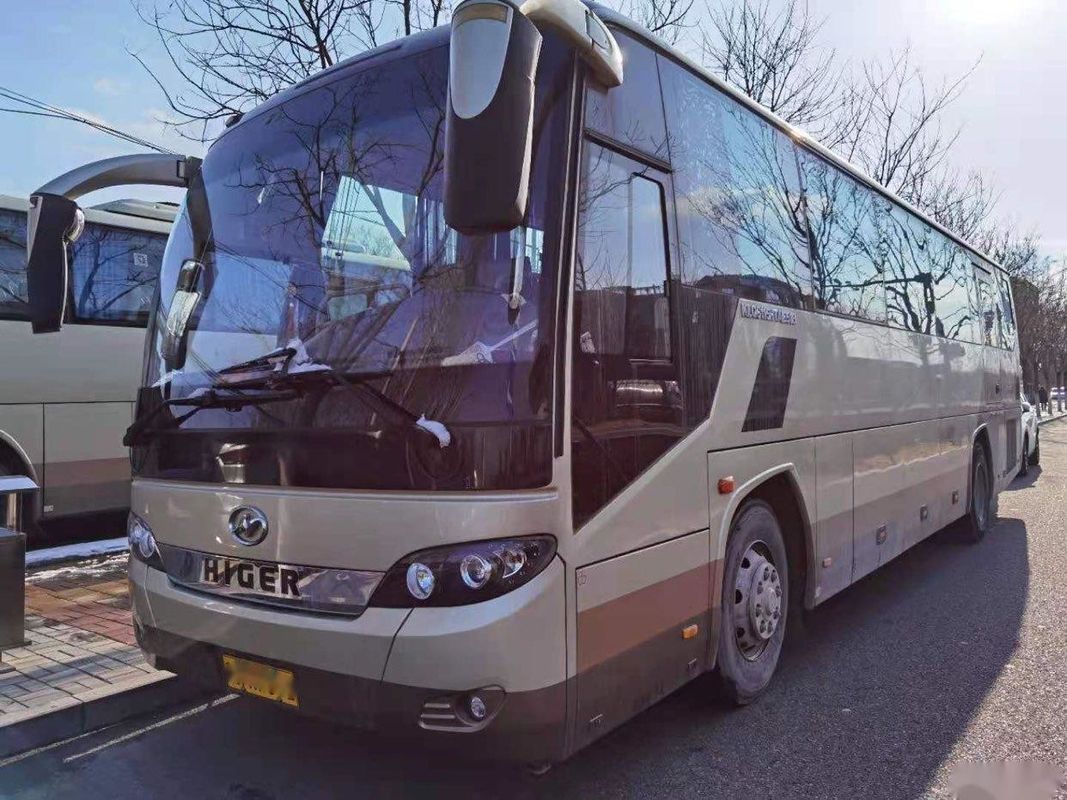 Coche usado un chasis de acero más alto Bus del autobús del pasajero del modelo KLQ6115 de la marca del motor de la parte posterior de LHD 53 asientos