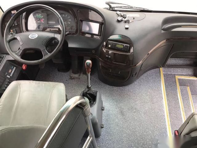 Asientos usados bajos del modelo KLQ6129 53 de Bus Higer Brand del coche de las puertas dobles de las buenas condiciones del euro III del chasis del saco hinchable del kilómetro