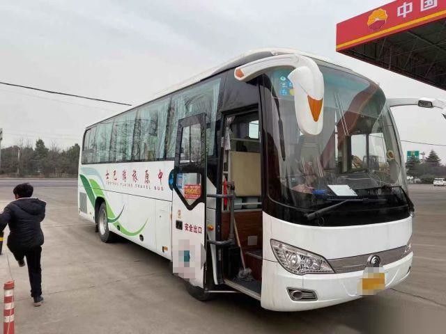 El solo chasis de dirección dejado del saco hinchable de las puertas VIP de lujo asienta al pasajero usado que el autobús utilizó asientos de la marca ZK6908 38 del autobús de Yutong