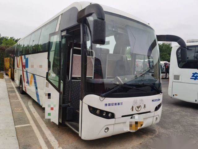 YOUNGMAN JNP6108 39 asienta asientos de cuero de dirección salidos chasis usados autobús posterior del saco hinchable del autobús del pasajero del motor del WP 199kw