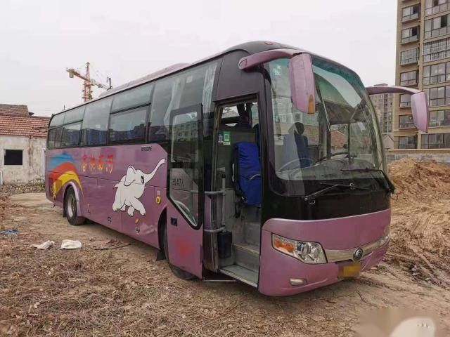 Yutong ZK6107 usado kilómetro bajo del chasis 47 de Bus For Africa del coche de los asientos de la dirección de las buenas condiciones izquierdas de acero del euro III