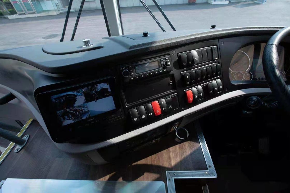 El autobús a estrenar ZK6126 de Yutong dobla a Axle With 58 asienta el color blanco en motor posterior de la promoción