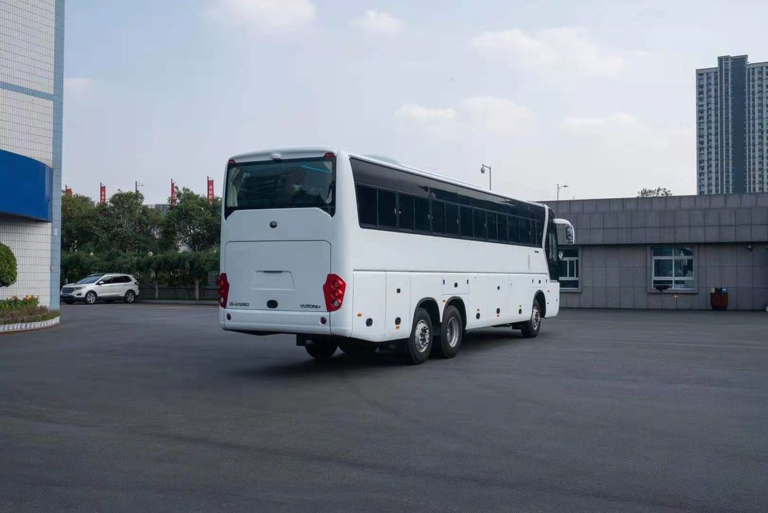 El autobús a estrenar ZK6126 de Yutong dobla a Axle With 58 asienta el color blanco en motor posterior de la promoción