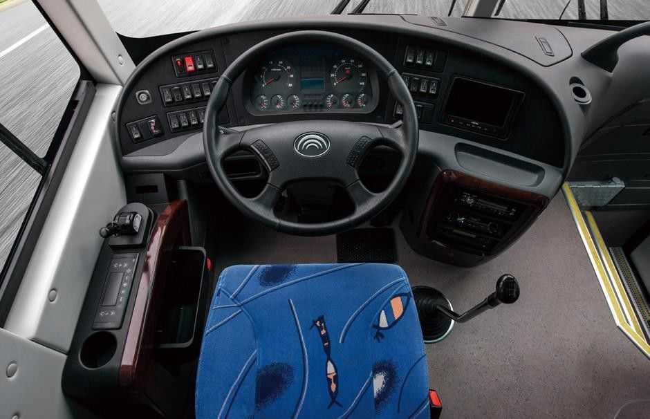6 asientos posteriores ZK6858 del motor 35 del autobús a estrenar del yutong del neumático con precio del disoucnt en la promoción