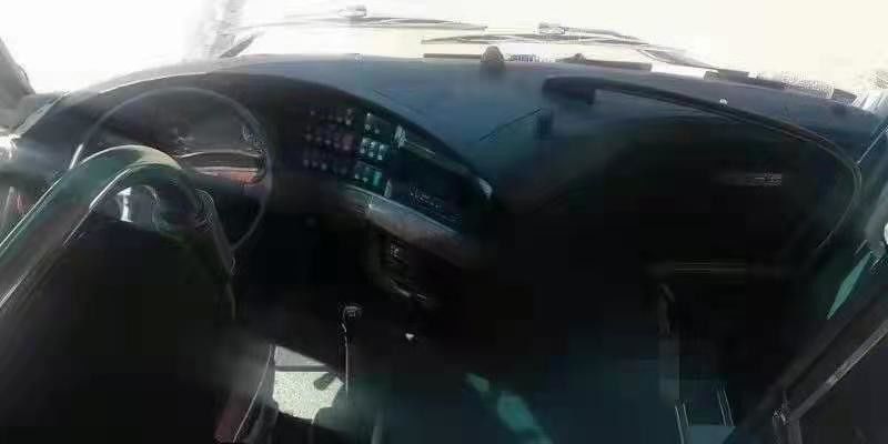 Yutong usado transporta asientos de ZK6122 47 VIP con el motor 247kw de Weichai de las puertas dobles del retrete