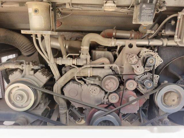 XMQ6119 utilizó los autobuses de Kinglong 56 asientos 2+3 chasis posteriores usados disposición del saco hinchable de la impulsión de la mano izquierda de las puertas dobles del motor del bus turístico