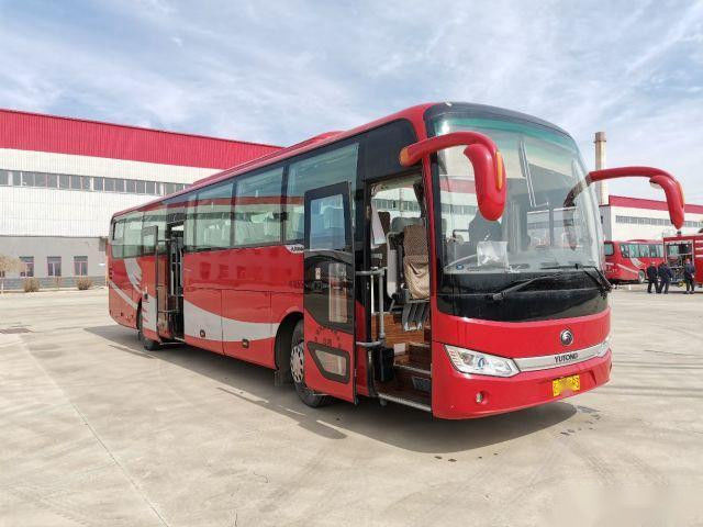 ZK6122 utilizó al coche que Bus Yutong Brand 55 asienta 2017 asientos de acero del VIP del chasis del motor posterior bajo del kilómetro