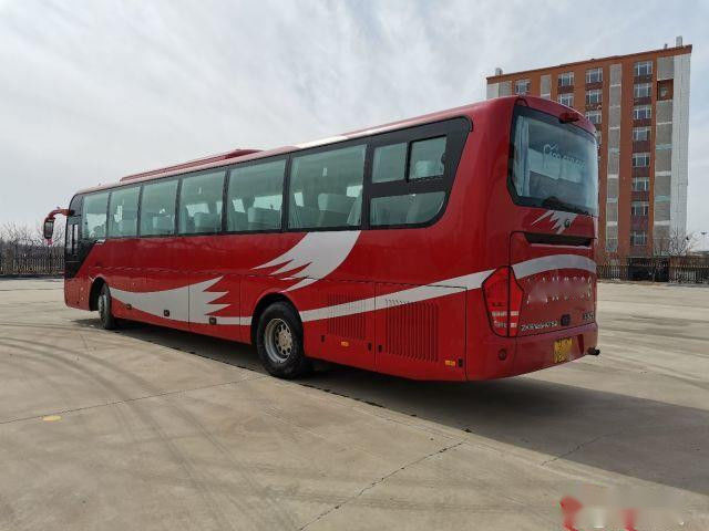 ZK6122 utilizó al coche que Bus Yutong Brand 55 asienta 2017 asientos de acero del VIP del chasis del motor posterior bajo del kilómetro
