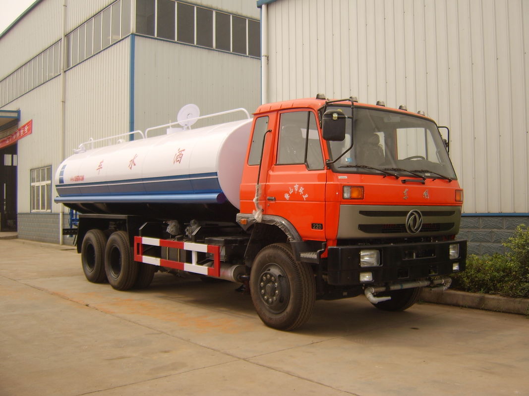 15 camión a estrenar de la regadera del tanque de agua de Ton Dongfeng 4x2 6x4 de los metros cúbicos 18