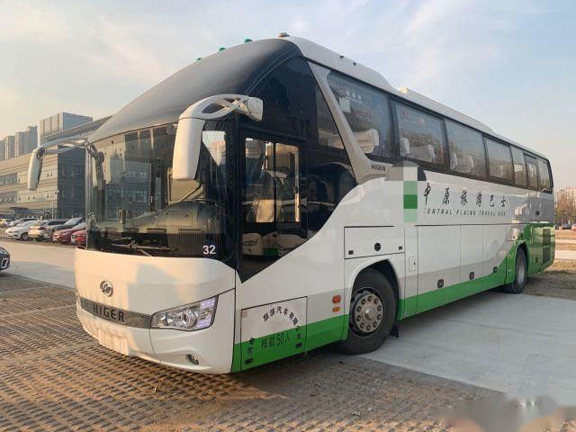 Autobús más alto usado para el motor usado de la parte posterior de los asientos KLQ6122 WP de Bus 50 del coche