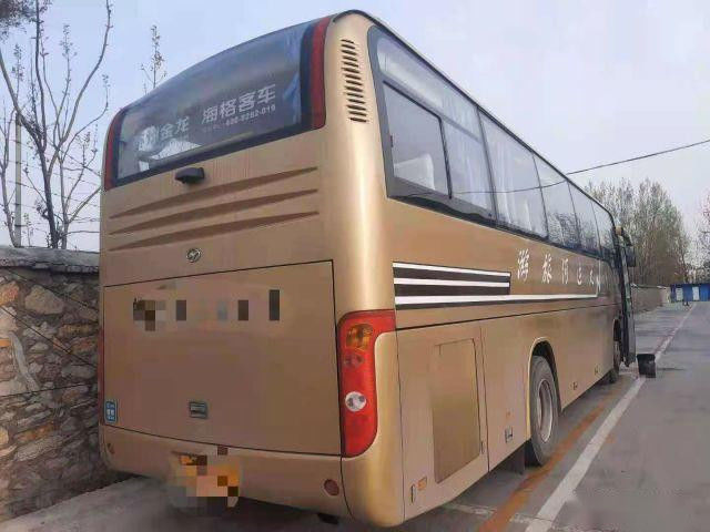 El coche usado una marca más alta Bus KLQ6109 46 asienta la puerta izquierda de Singel de la dirección del kilómetro bajo
