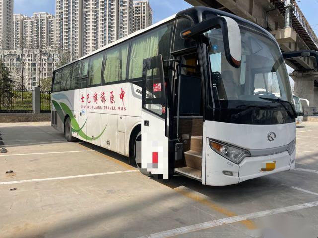 Embalaje desnudo usado del kilómetro bajo de la impulsión de la mano izquierda del chasis del saco hinchable de los asientos de Bus Kinglong XMQ6112 51 del coche