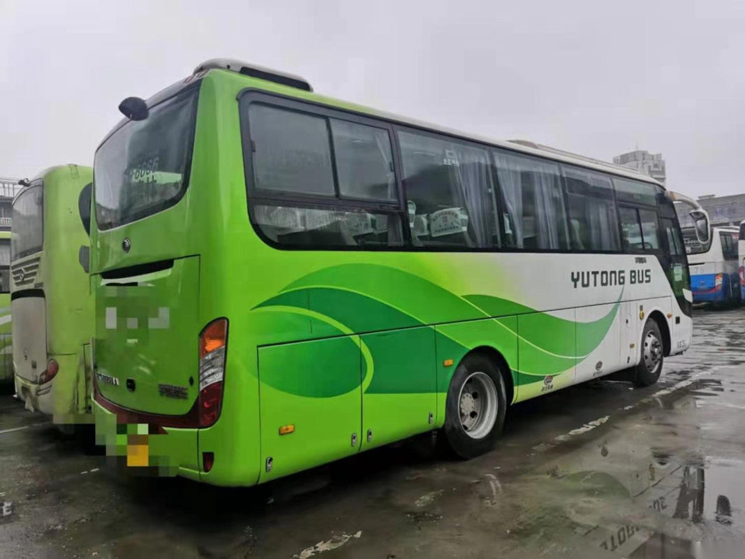 Yutong usado transporta el autobús usado puerta de acero del pasajero del chasis de los asientos Zk6858 35 la sola