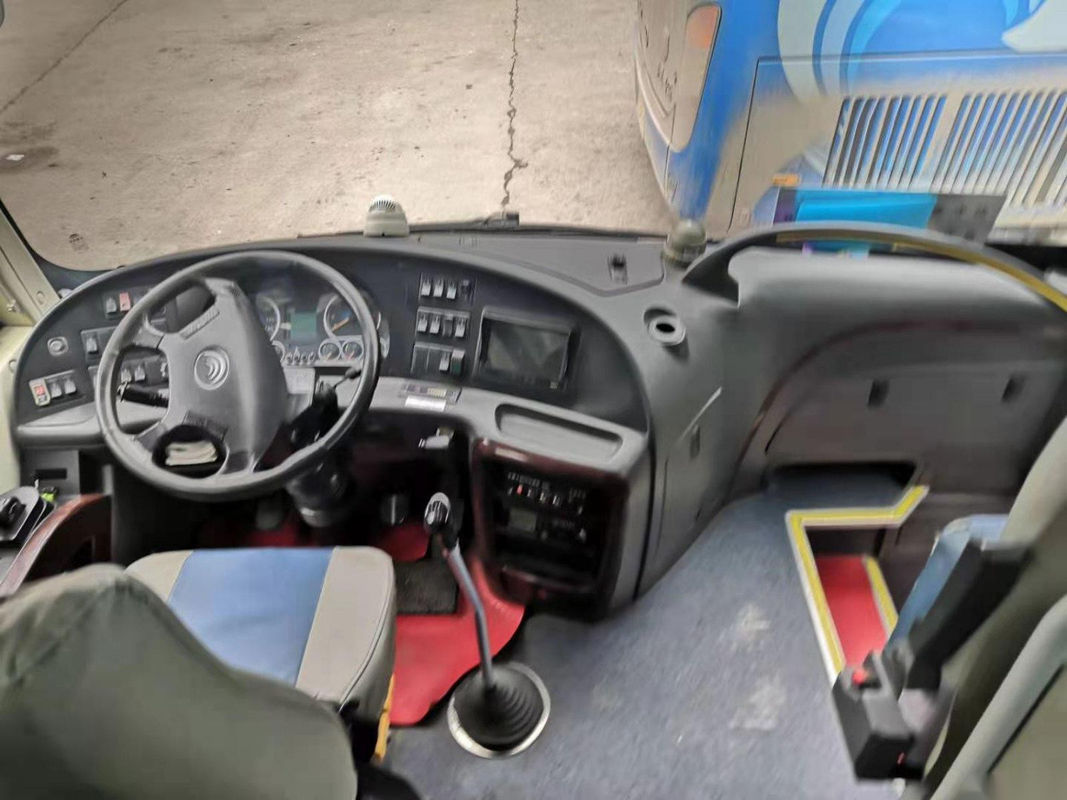 Yutong usado transporta el autobús usado puerta de acero del pasajero del chasis de los asientos Zk6858 35 la sola