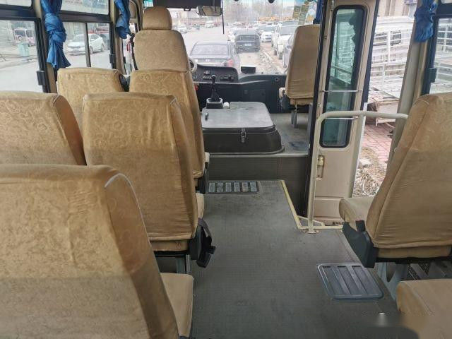 Yutong usado transporta Zk6609d1 19 asienta el motor 85Kw de Yuchai utilizó el kilómetro de Mini Bus Single Door Low