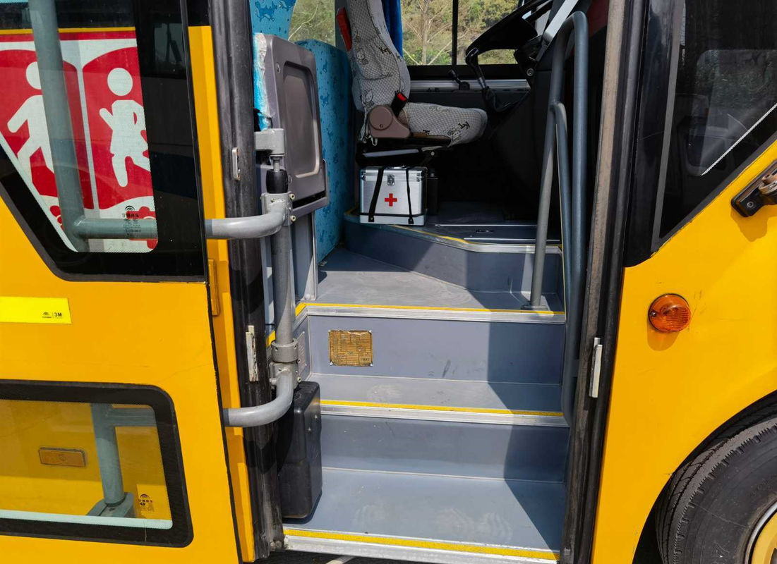 41 asientos Yutong usado 2014 años transportan al conductor usado Steering No Accident del autobús escolar LHD del motor diesel de ZK6729D