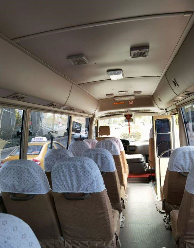 2010 autobús usado del práctico de costa del año 20 asientos, autobús usado de Mini Bus Toyota Coaster con el motor de gasolina 2TR en buenas condiciones