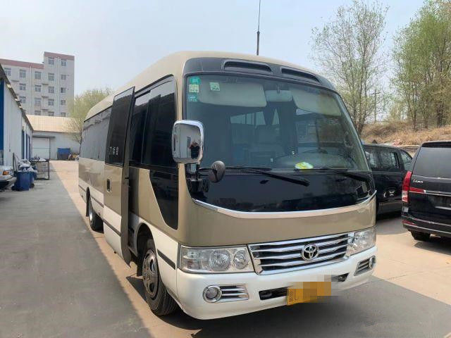 El autobús usado 20 asientos del práctico de costa utilizó a Mini Bus Toyota Coaster Bus con el motor de gasolina 2TR dirección de la mano izquierda de 2007 años