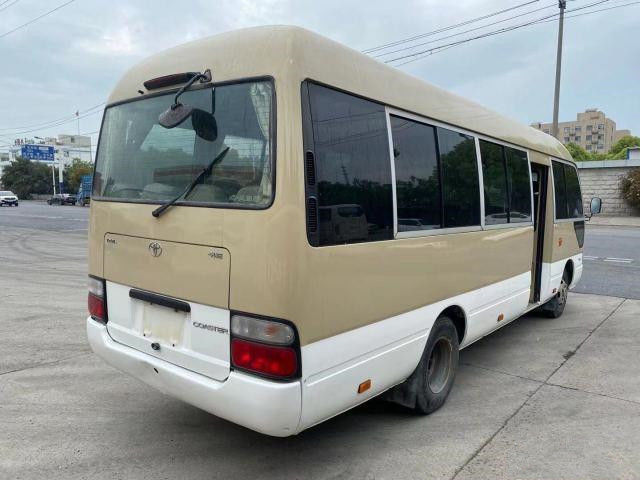 2011 el autobús usado del práctico de costa del año 18 asientos, LHD utilizó a Mini Bus Toyota Coaster Bus con el motor de gasolina 2TR, dirección izquierda