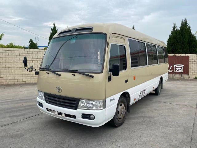 2011 el autobús usado del práctico de costa del año 18 asientos, LHD utilizó a Mini Bus Toyota Coaster Bus con el motor de gasolina 2TR, dirección izquierda