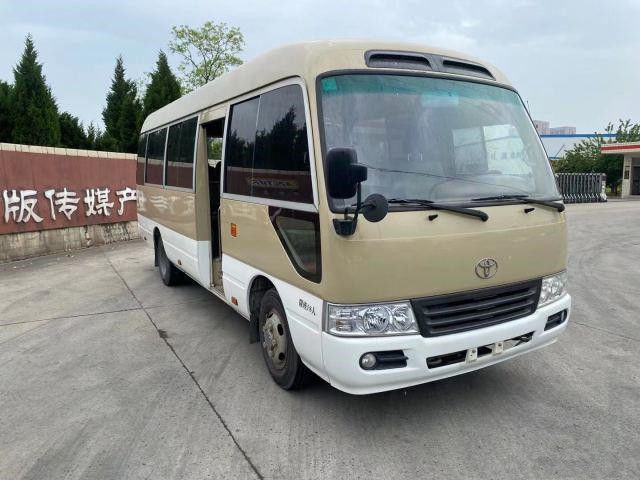 2011 el autobús usado del práctico de costa del año 18 asientos, LHD utilizó a Mini Bus Toyota Coaster Bus con el motor de gasolina 2TR, dirección izquierda