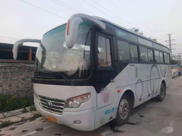 El euro III Front Engine Yuchai 160kw de los asientos de la marca ZK6792D 35 de Yutong salió del embalaje desnudo de dirección