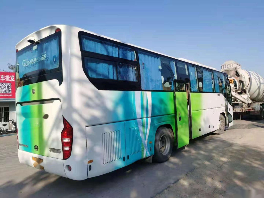 Autobús usado ZK6110 de Yutong dejado el bus turístico usado kilómetro bajo posterior de dirección del motor de Yuchai de 48 puertas dobles de los asientos