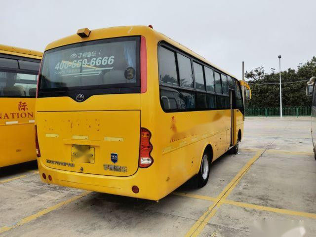 Dirección izquierda usada de Front Engine Euro III de acero del chasis del bus turístico de los asientos del autobús 29 de Yutong