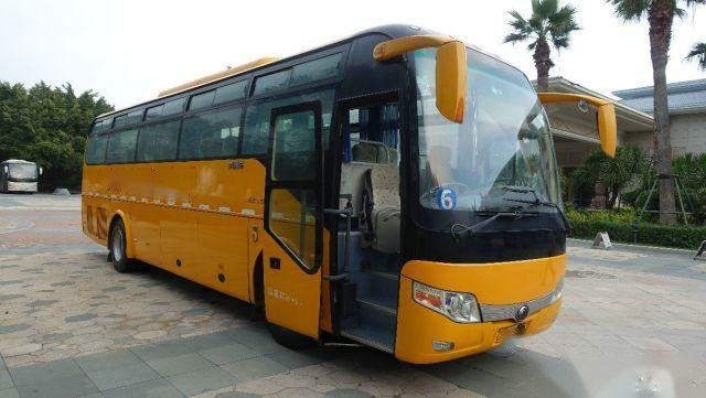 Los asientos usados del autobús ZK6107 49 de Yutong salieron chasis de dirección Yuchai del saco hinchable del motor posterior kilómetro bajo