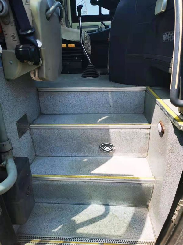 Motor bajo de dirección izquierdo usado de la parte posterior de Yuchai del kilómetro del bus turístico del chasis del saco hinchable de los asientos ZK6110 del autobús 51 de Yutong