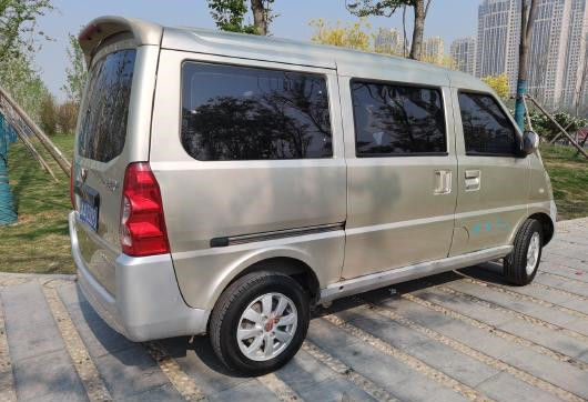 2013 modo de la impulsión del combustible LHD de Mini Bus Used Cars Gasoline de los asientos del coche 7 de Wuling del año