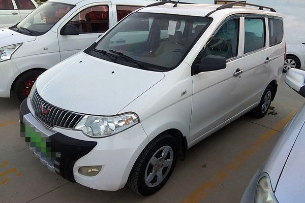 Los asientos Mini Bus Used Cars Gasoline del coche usado 7 de Wuling de 2014 años aprovisionan de combustible la impulsión de LHD