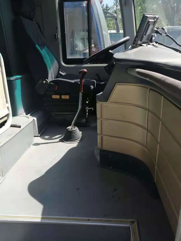 Las puertas dobles usadas del saco hinchable del chasis 48seats del autobús NEOPLAN de Youngman salieron del autobús usado motor posterior de dirección del pasajero